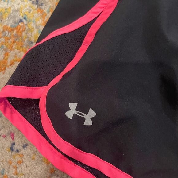 Under Armour shorts size M - Picture 5 of 5